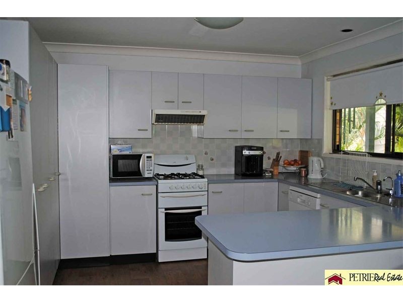 9 Kuring-Gai Chase, Petrie QLD 4502
