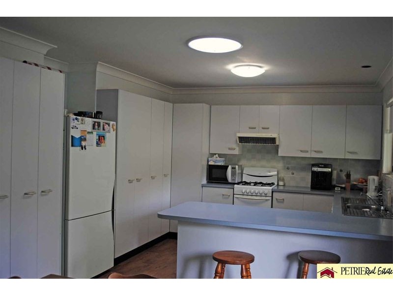 9 Kuring-Gai Chase, Petrie QLD 4502