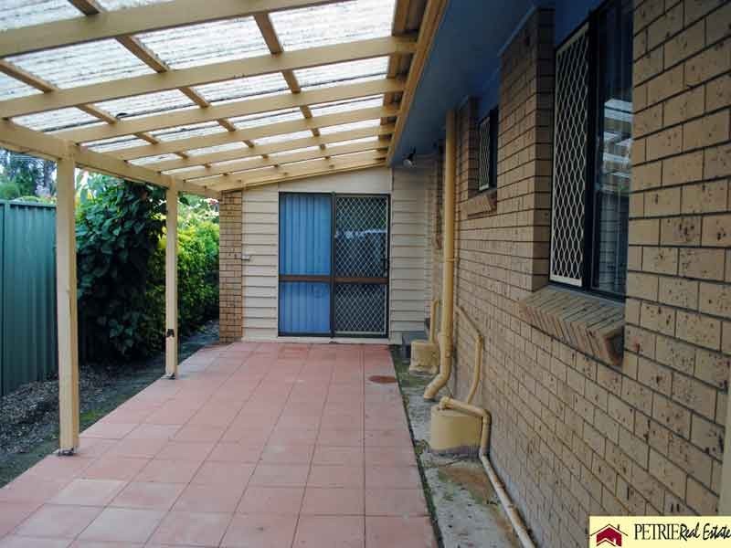 16 Woodlands Avenue, Petrie QLD 4502