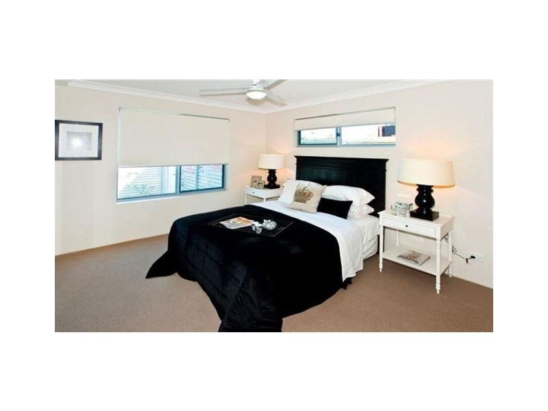 8-10 Georgina St, Woody Point QLD 4019