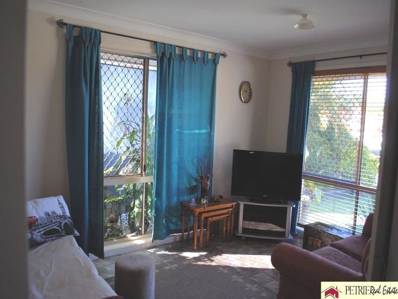 9 Wargon Crt, Petrie QLD 4502