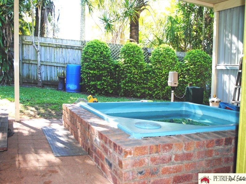 6 St Marcel Crt, Petrie QLD 4502