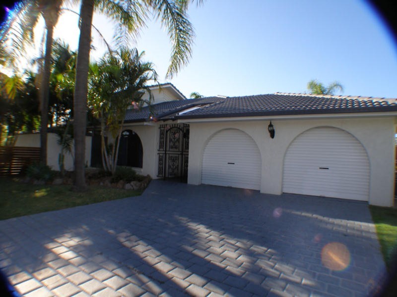 2 Australia Crt, Newport QLD 4020