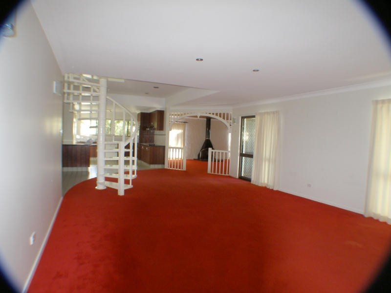 2 Australia Crt, Newport QLD 4020