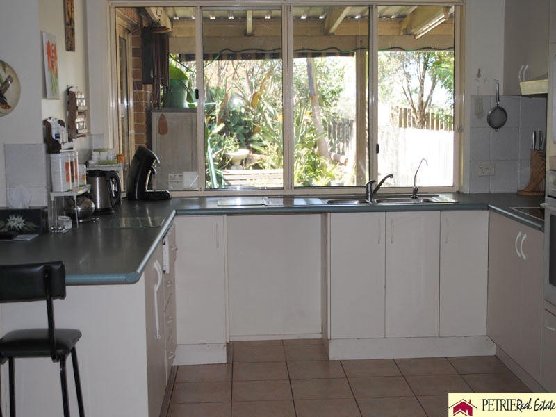 4 Richie Crt, Petrie QLD 4502