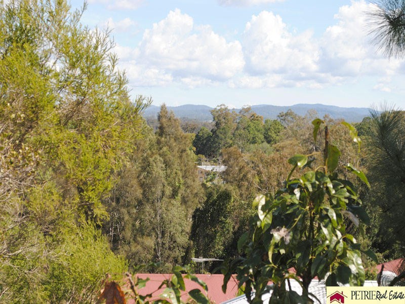 4 Richie Crt, Petrie QLD 4502