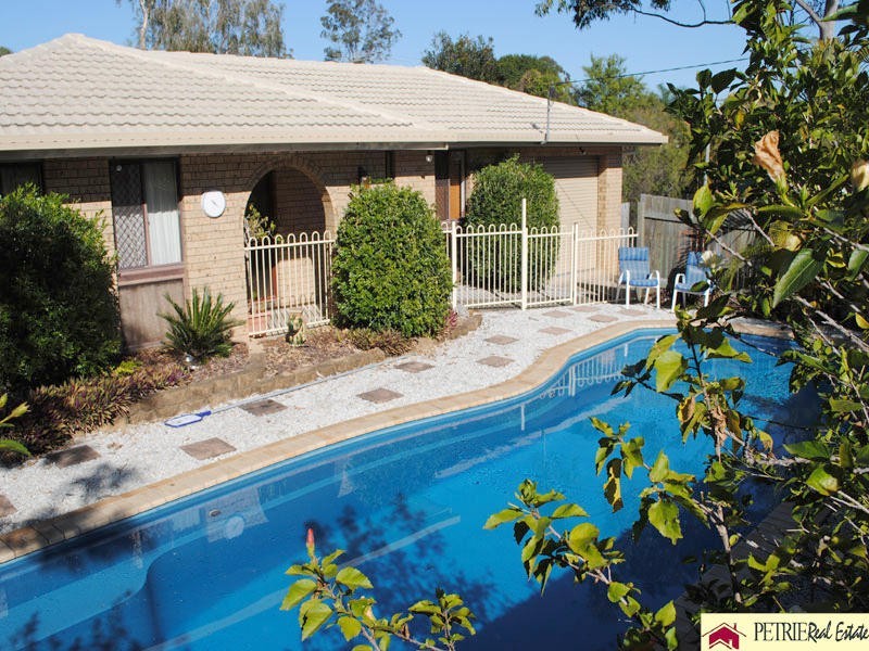 6 Woodlands, Petrie QLD 4502