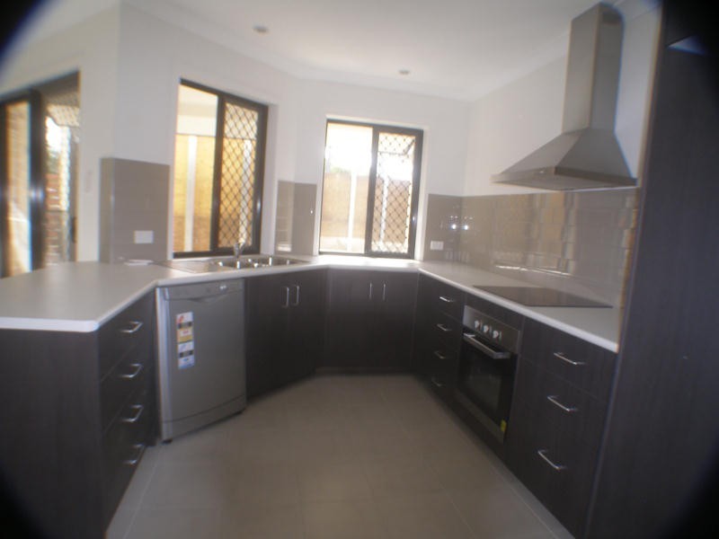 1/108 Elizabeth Av, Clontarf QLD 4019