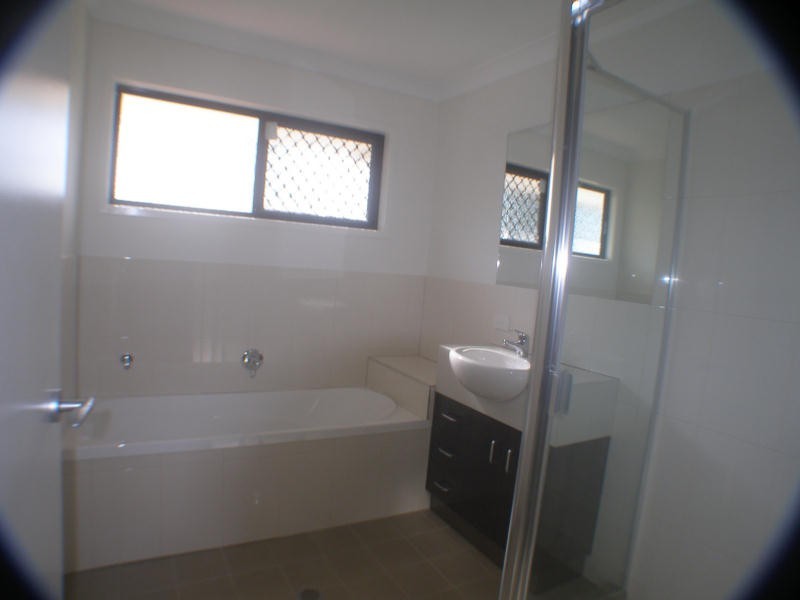 1/108 Elizabeth Av, Clontarf QLD 4019