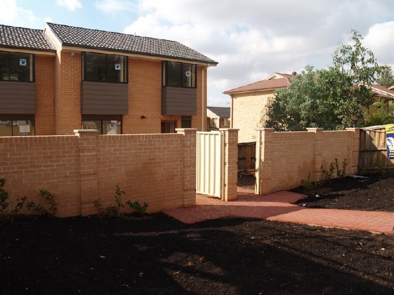 4 Metalla Road, Toongabbie NSW 2146