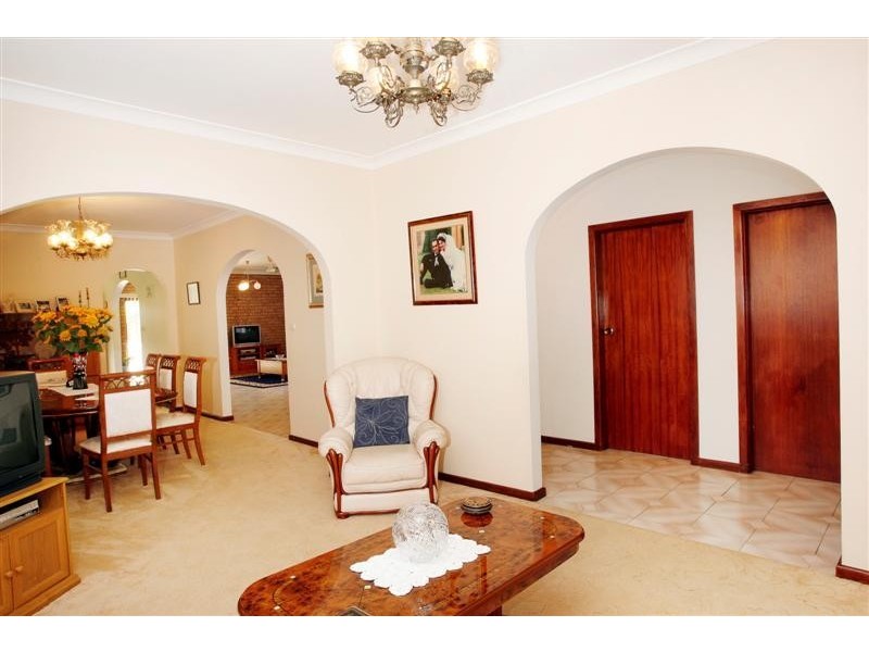 227 Waterloo Road, Greenacre NSW 2190