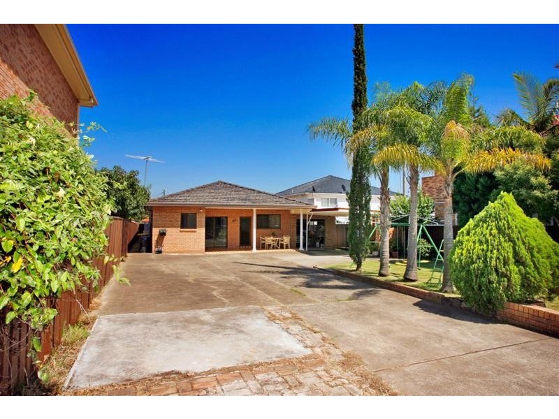 227 Waterloo Road, Greenacre NSW 2190
