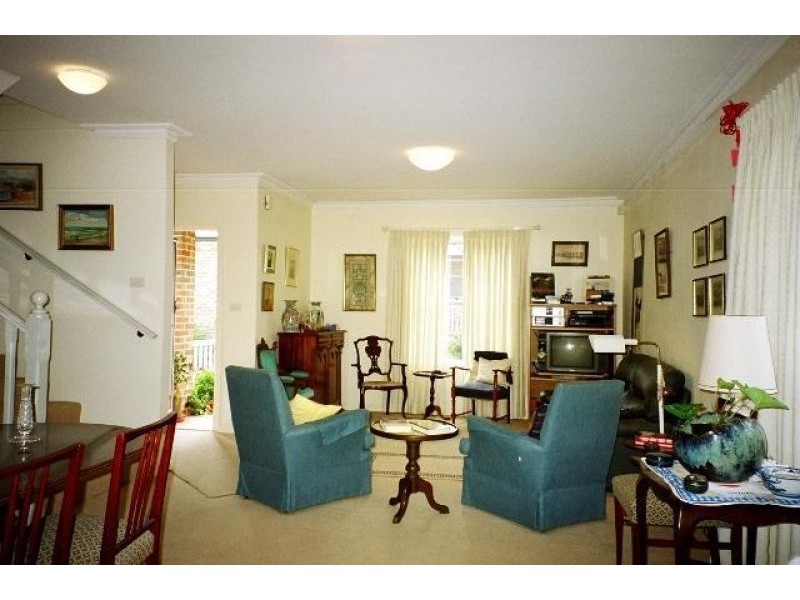 1/8 Shinfield Avenue, St Ives NSW 2075