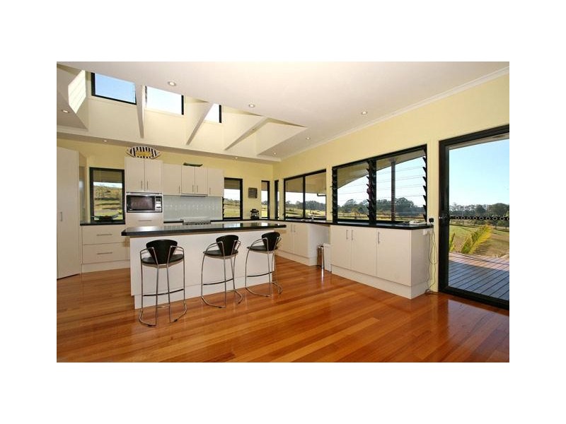 Fernleigh Road, Fernleigh NSW 2479