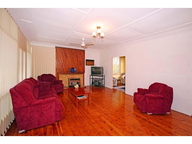 19 Easton Avenue, Sylvania NSW 2224