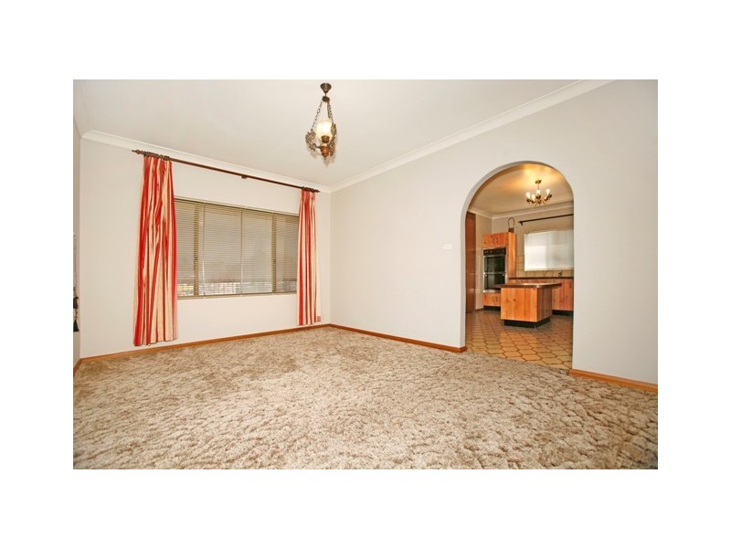 253 Henry Lawson Drive, Georges Hall NSW 2198