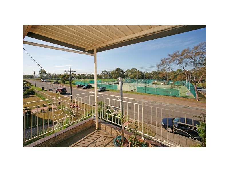 253 Henry Lawson Drive, Georges Hall NSW 2198