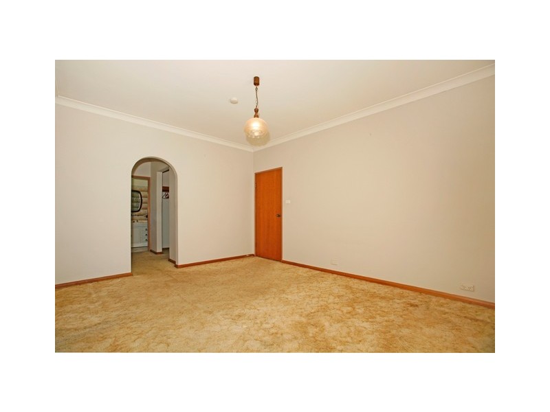 1/253 Henry Lawson Drive, Georges Hall NSW 2198