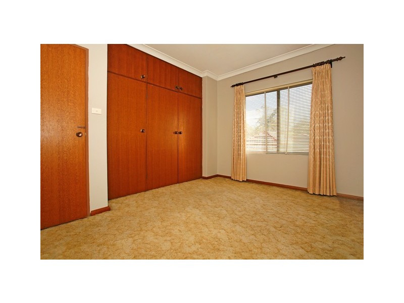 1/253 Henry Lawson Drive, Georges Hall NSW 2198