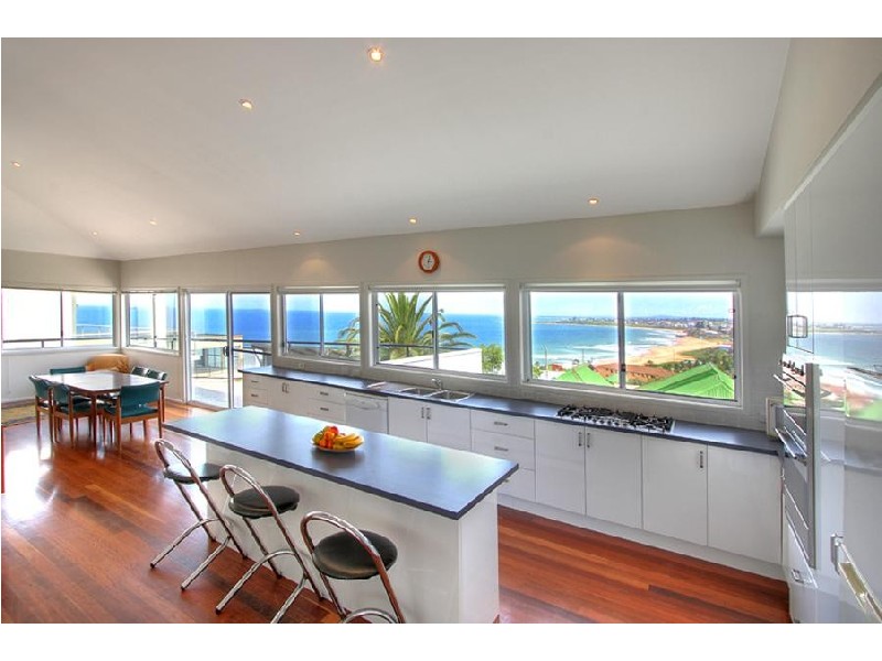 2f Mountain Road, Austinmer NSW 2515