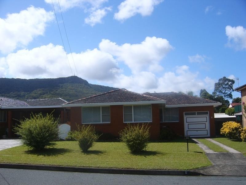 8 Rae Crescent, Balgownie NSW 2519