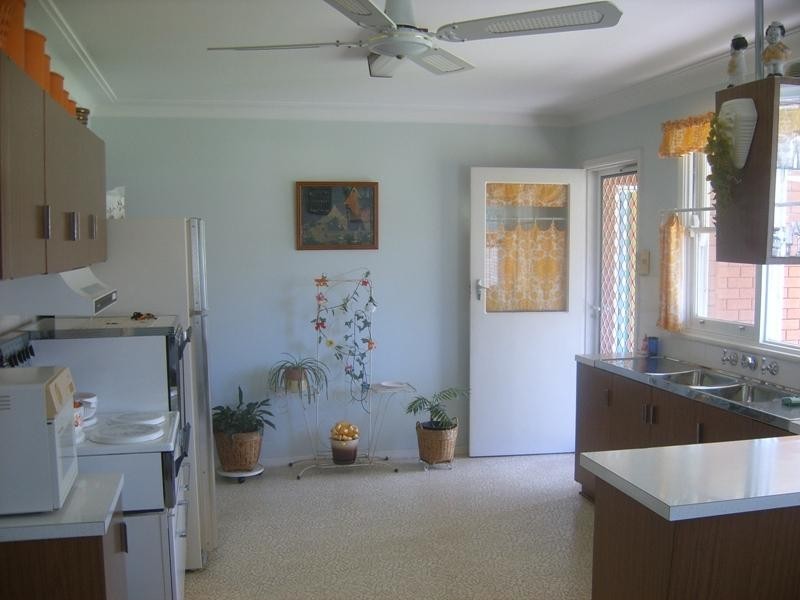 8 Rae Crescent, Balgownie NSW 2519