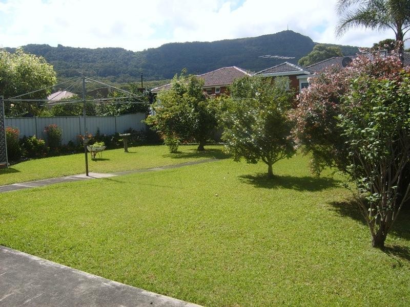 8 Rae Crescent, Balgownie NSW 2519