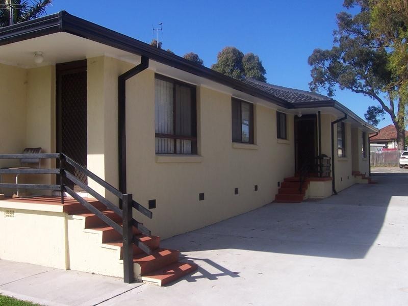 59 Barton Street, Oak Flats NSW 2529