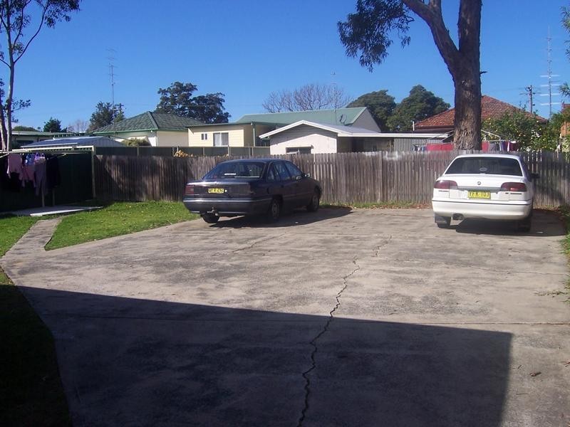 59 Barton Street, Oak Flats NSW 2529
