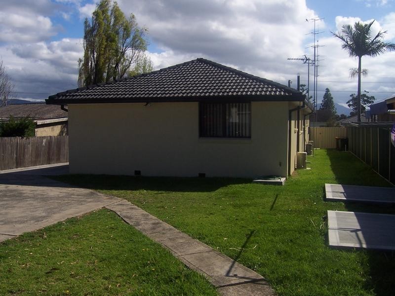 59 Barton Street, Oak Flats NSW 2529