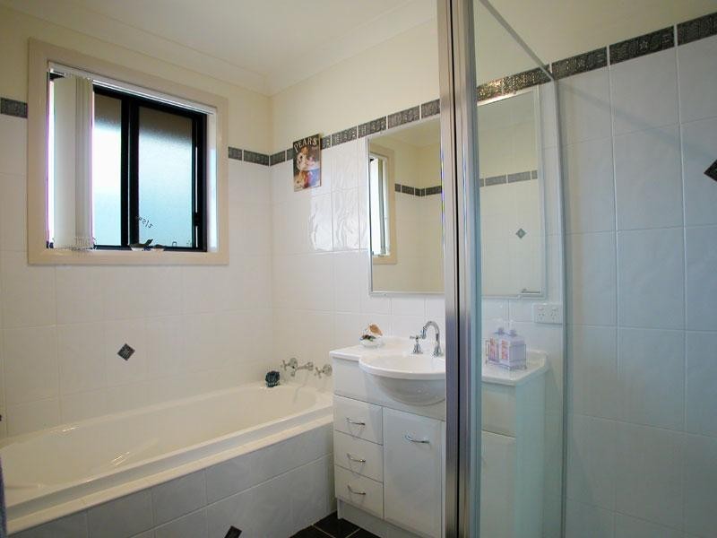 Hennessy Street, Flinders NSW 2529