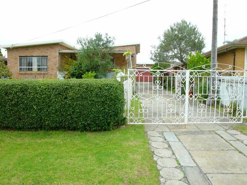 33 Veronica Street, Warilla NSW 2528