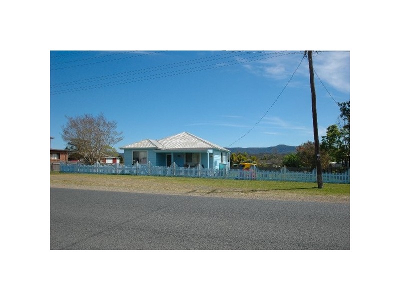 15 Stroud Street, Bulahdelah NSW 2423