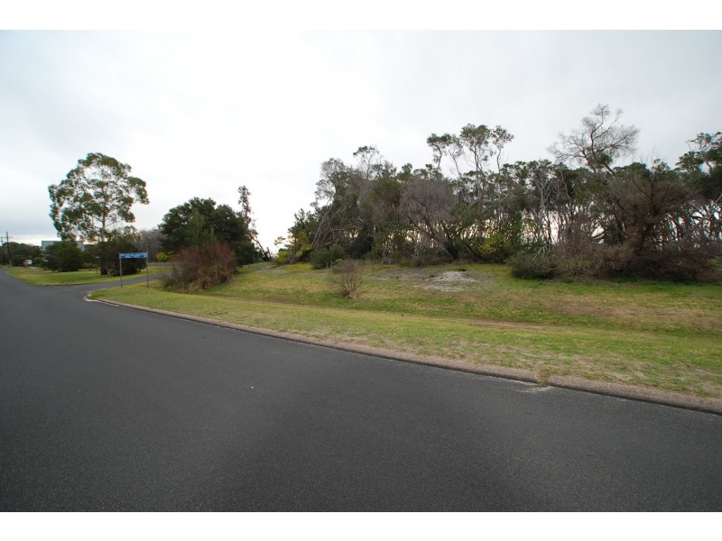 21 Seagull Drive, Loch Sport VIC 3851