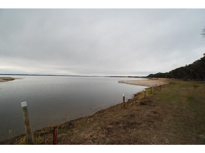 21 Seagull Drive, Loch Sport VIC 3851