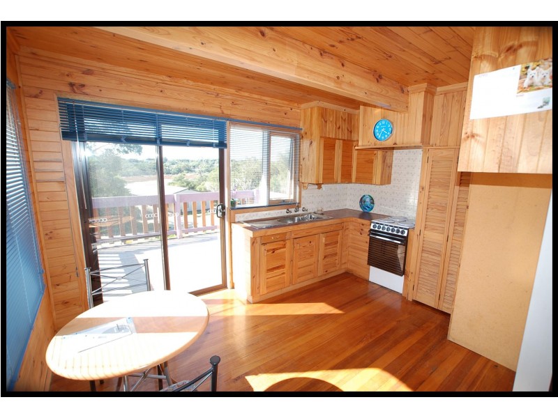 10 Goodlett Avenue, Loch Sport VIC 3851