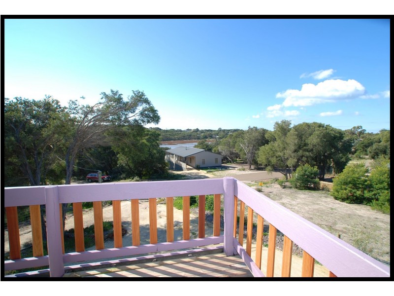 10 Goodlett Avenue, Loch Sport VIC 3851