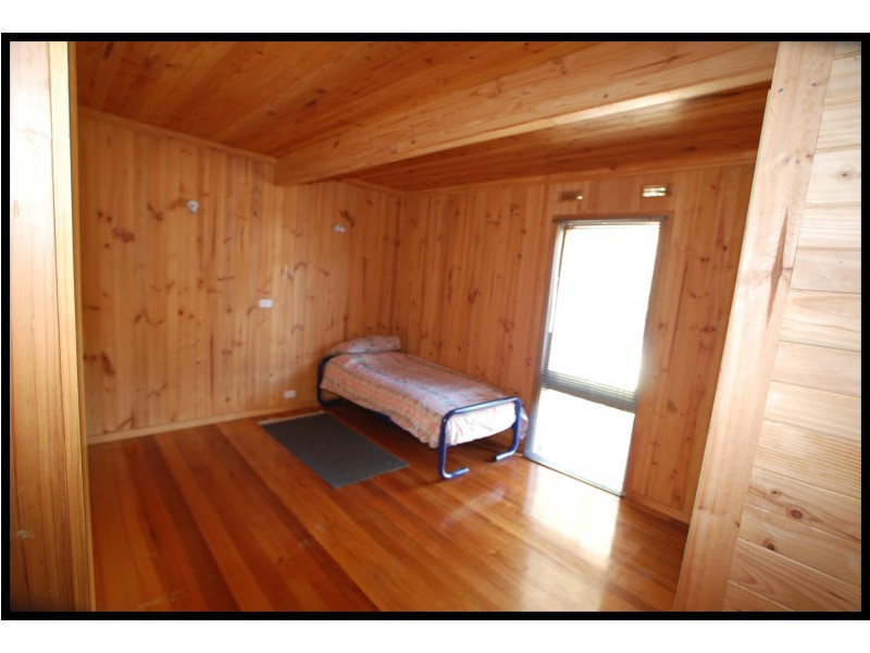 10 Goodlett Avenue, Loch Sport VIC 3851