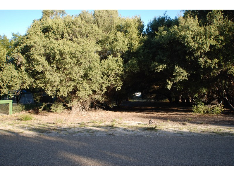 80 Toorak Avenue, Loch Sport VIC 3851