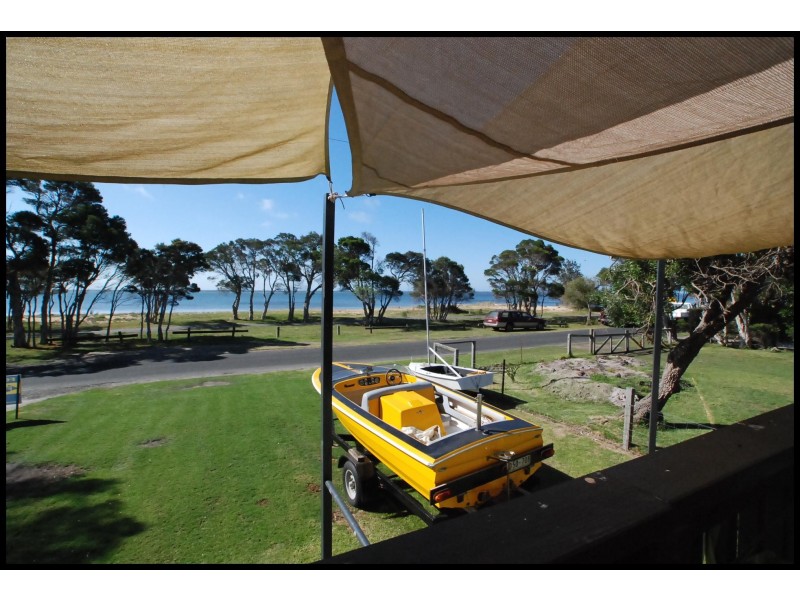 36 Victoria Parade, Loch Sport VIC 3851