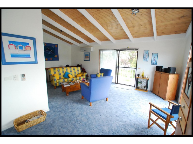 23 Holmes Street, Loch Sport VIC 3851