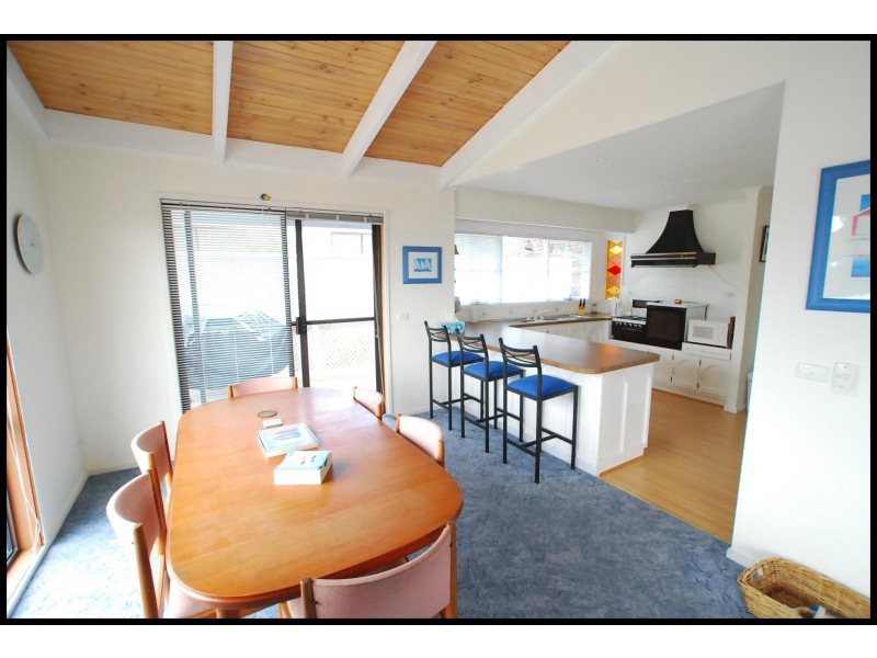 23 Holmes Street, Loch Sport VIC 3851