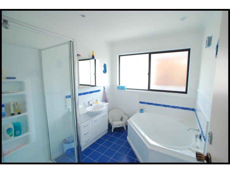 23 Holmes Street, Loch Sport VIC 3851