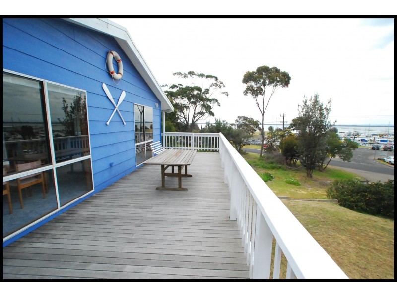 23 Holmes Street, Loch Sport VIC 3851