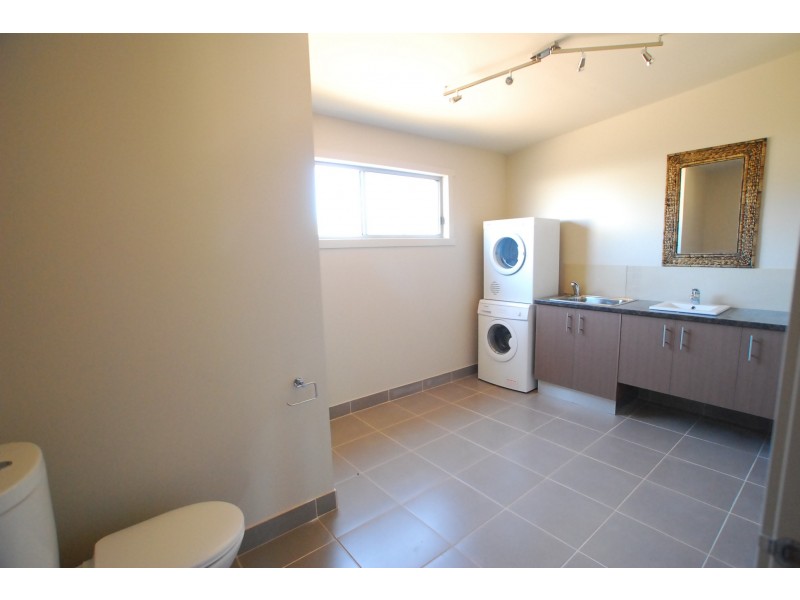 72 White Crescent, Loch Sport VIC 3851