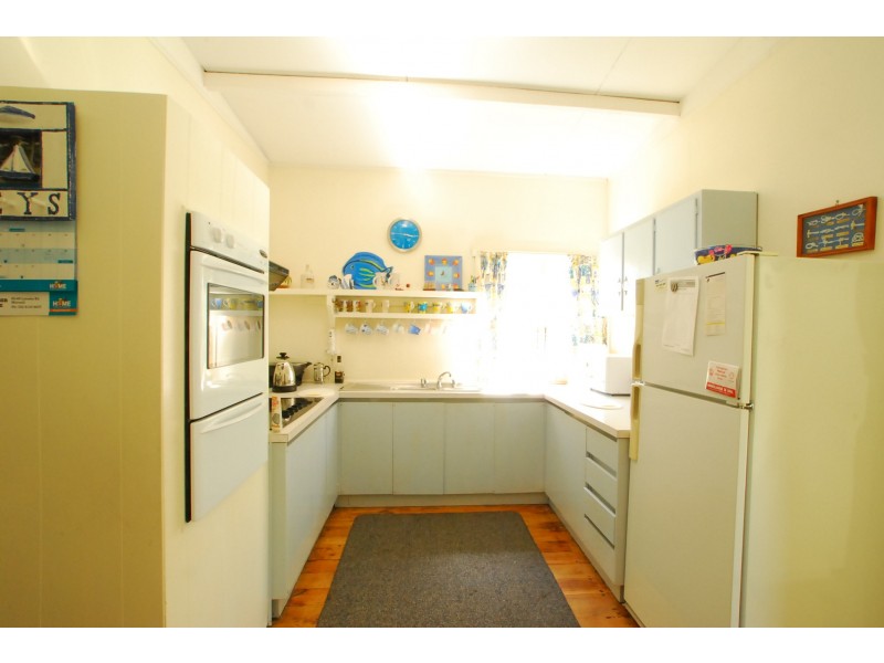 28 Victoria Street, Loch Sport VIC 3851