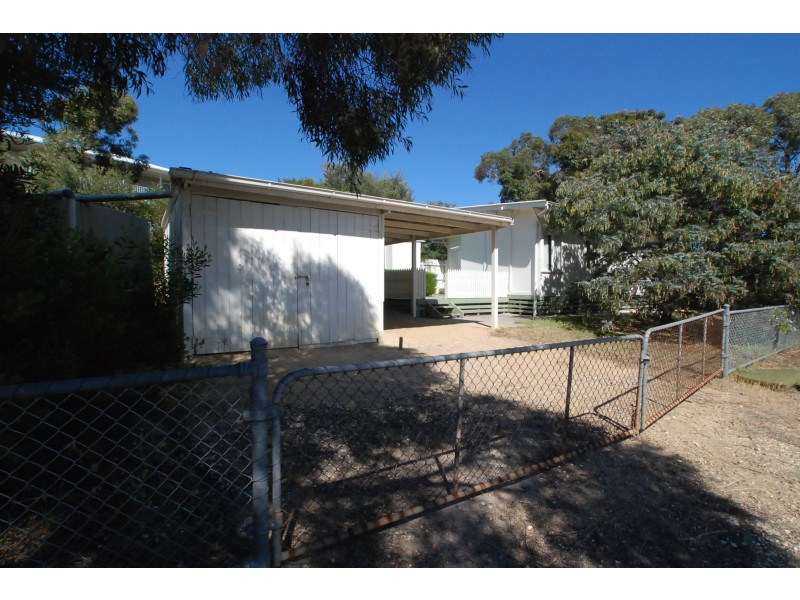 28 Victoria Street, Loch Sport VIC 3851