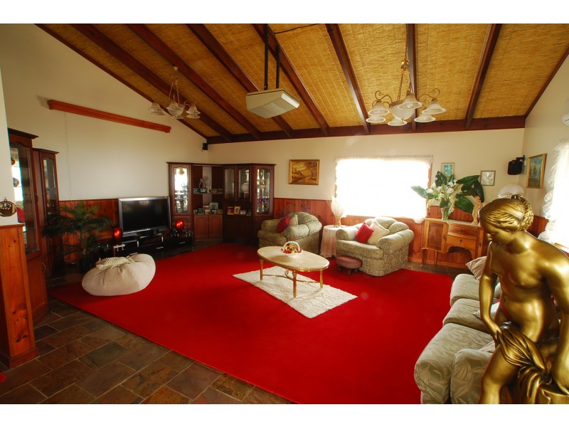 75 Wattle Grove, Loch Sport VIC 3851