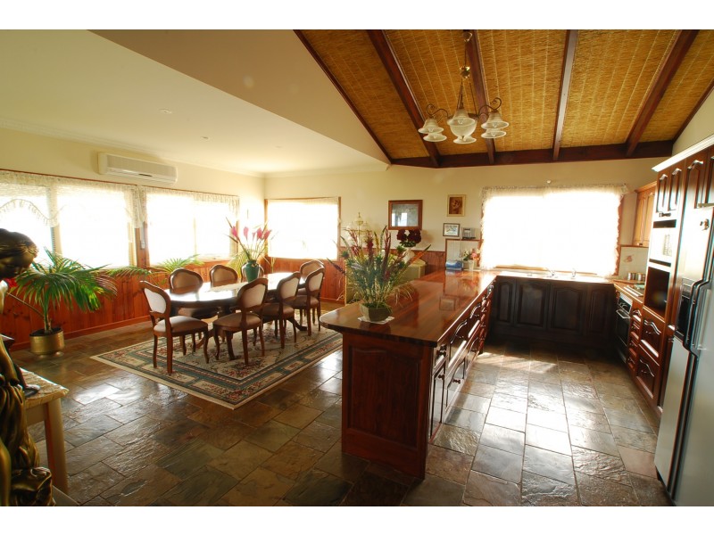 75 Wattle Grove, Loch Sport VIC 3851