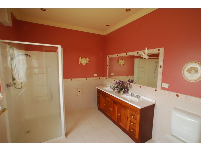 75 Wattle Grove, Loch Sport VIC 3851